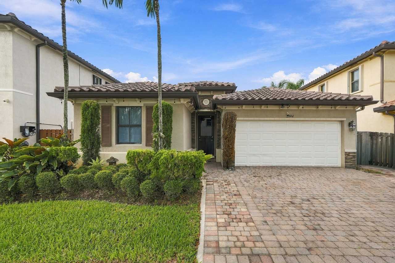 11744 Sw 151st Path - Photo 4 of 34