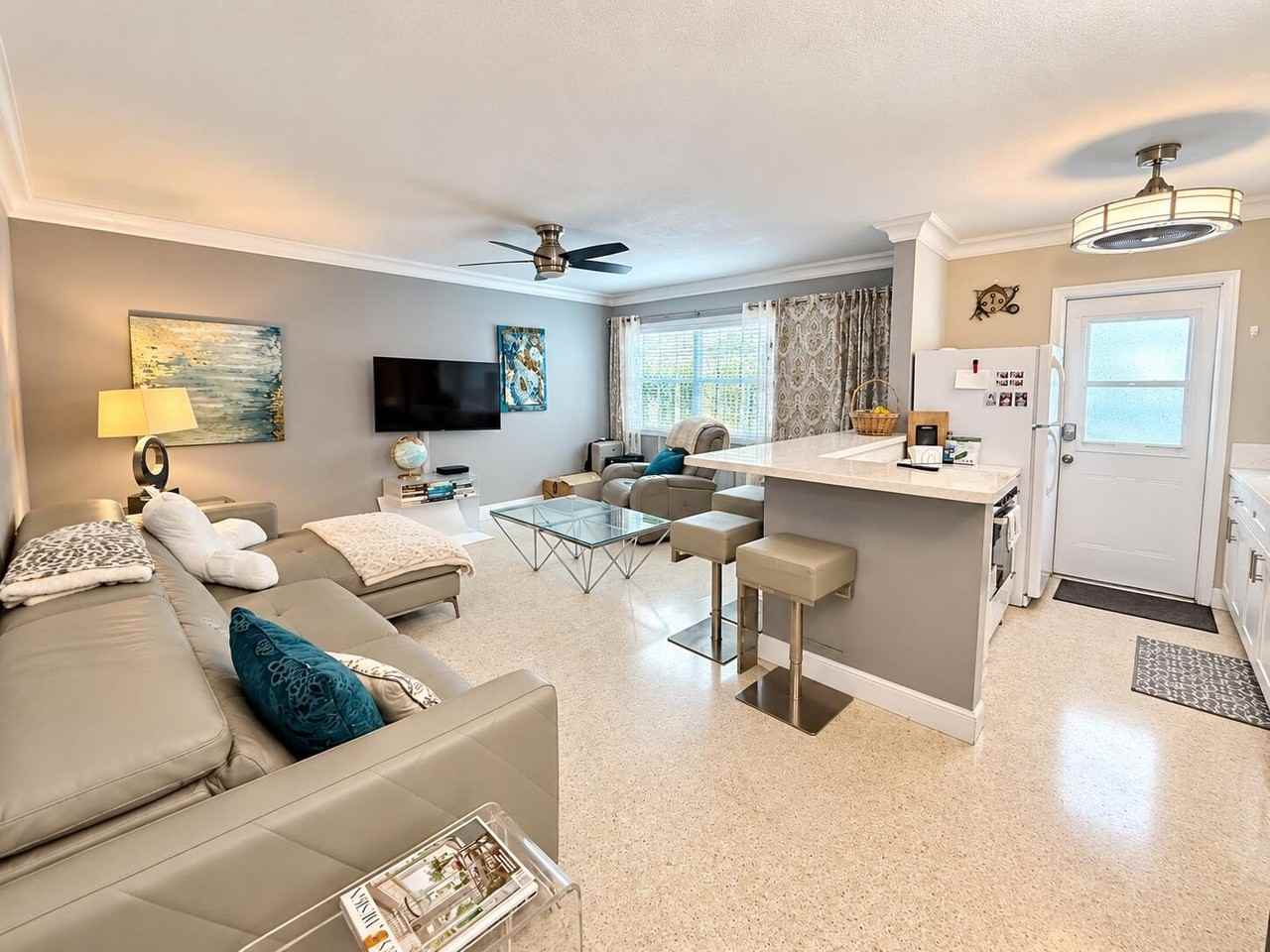 4541 N Ocean Dr #9 - Photo 3 of 9