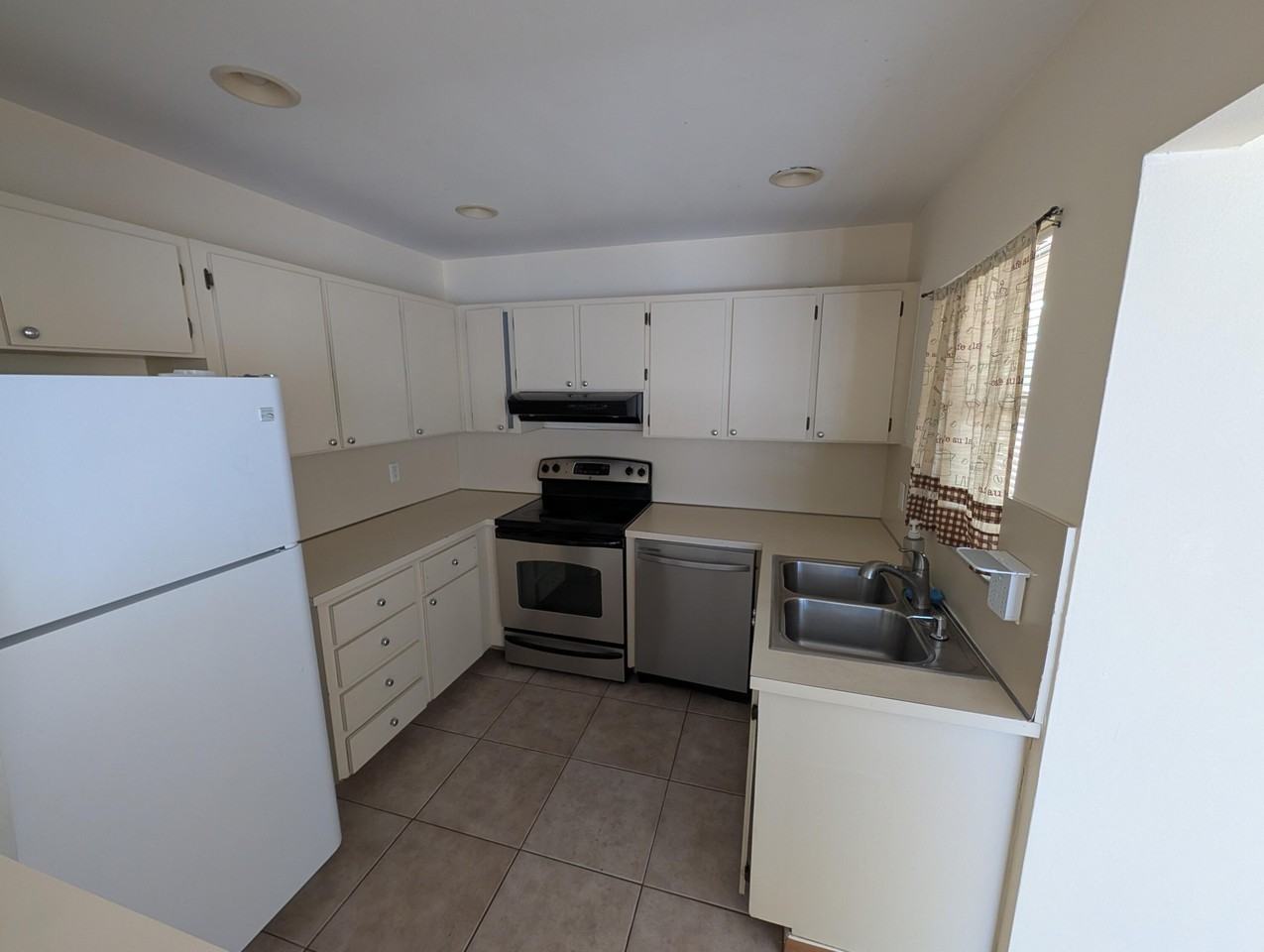 8599 Crater Ter - Photo 6 of 21