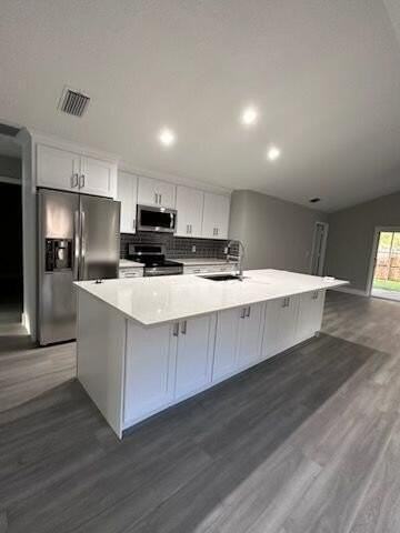 1596 Hawthorne Pl - Photo 4 of 24