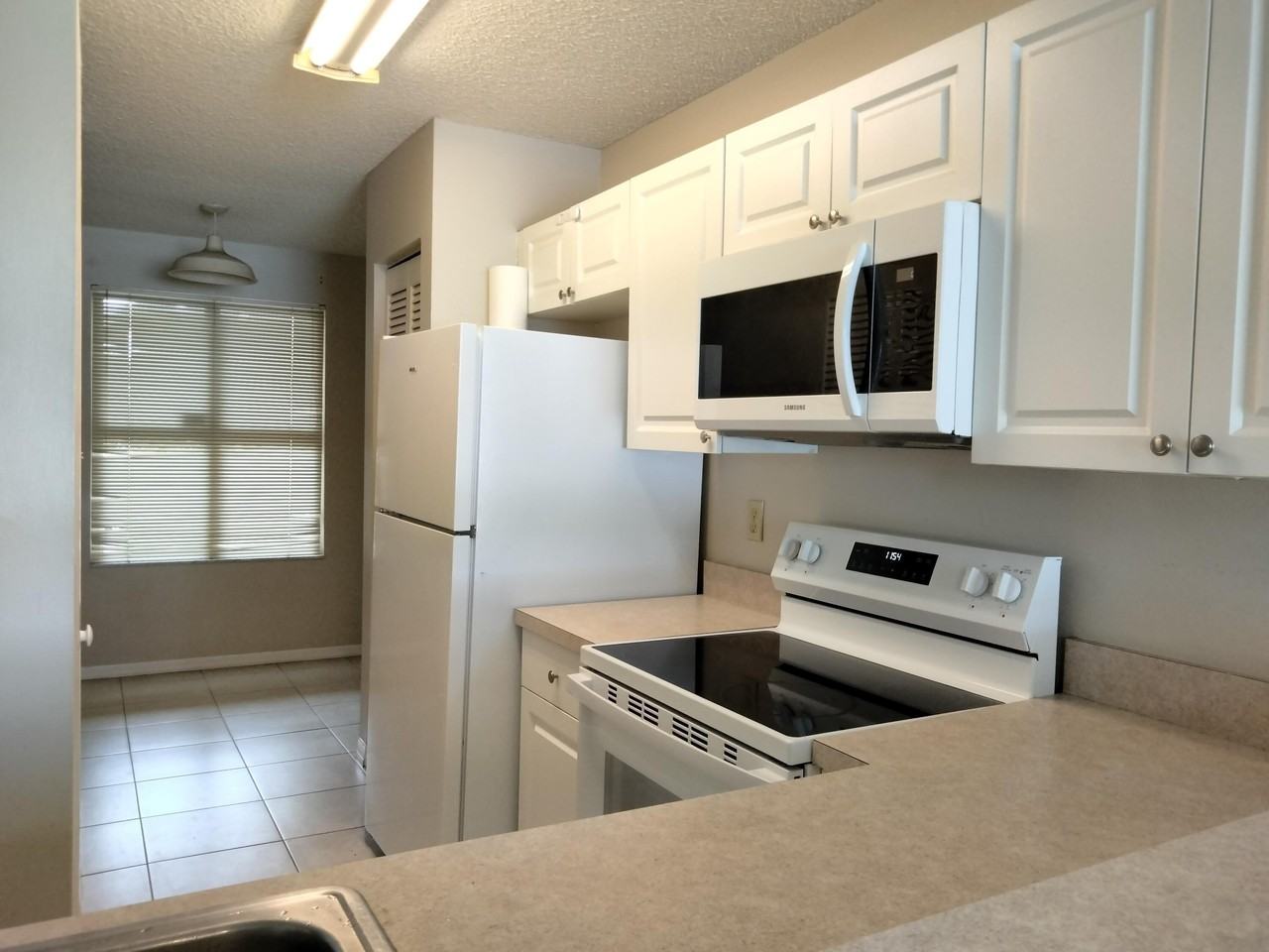 13113 Glenmoor Dr #13113 - Photo 3 of 5