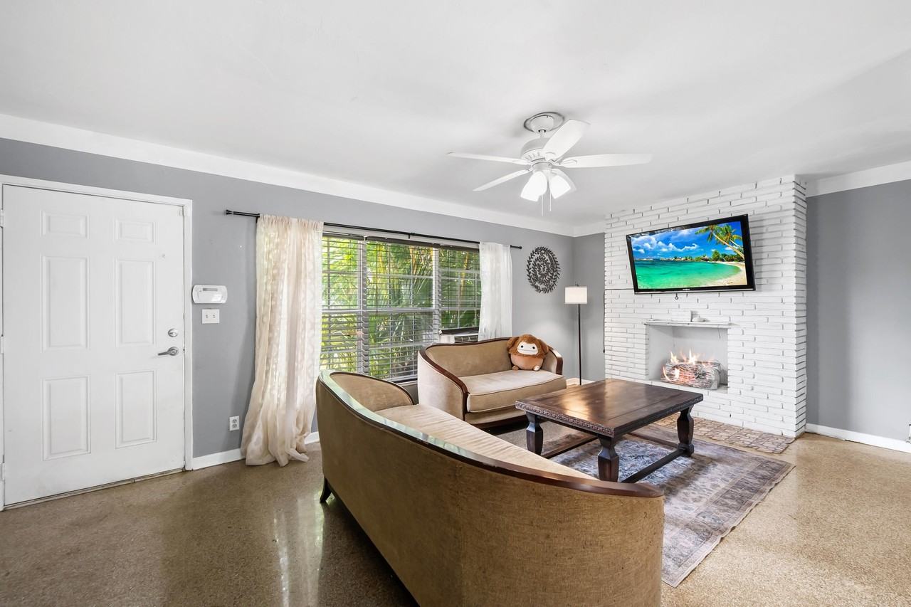 1532 Nw 7th Ave - Photo 3 of 20