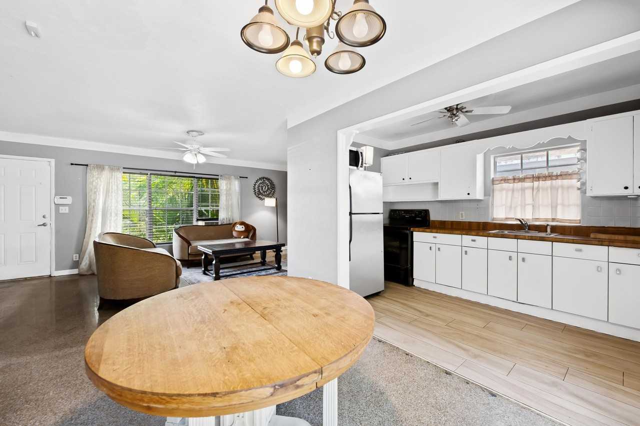 1532 Nw 7th Ave - Photo 7 of 20