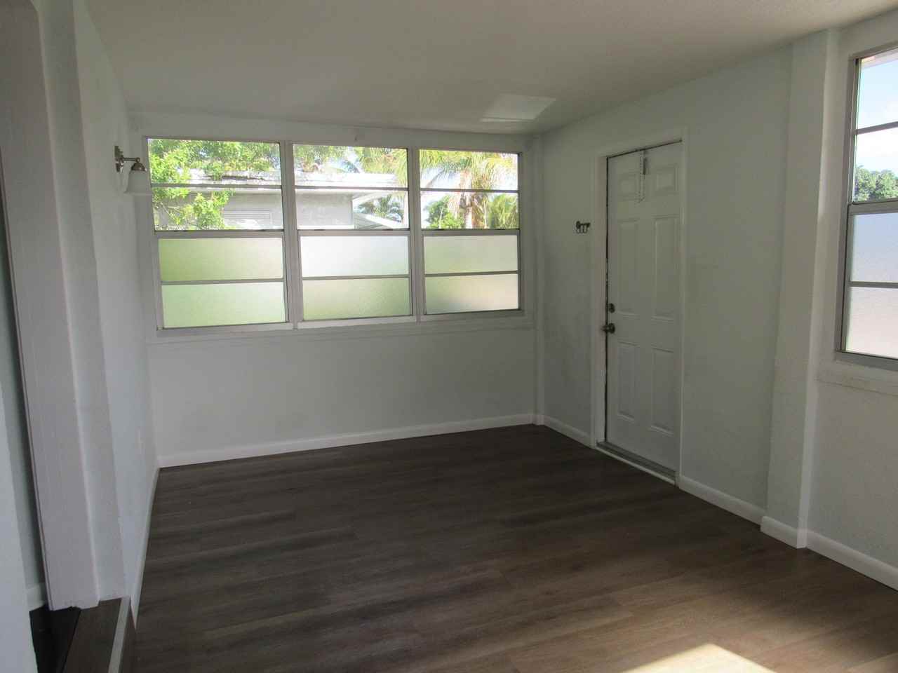 1011 N D St #1 - Photo 2 of 13