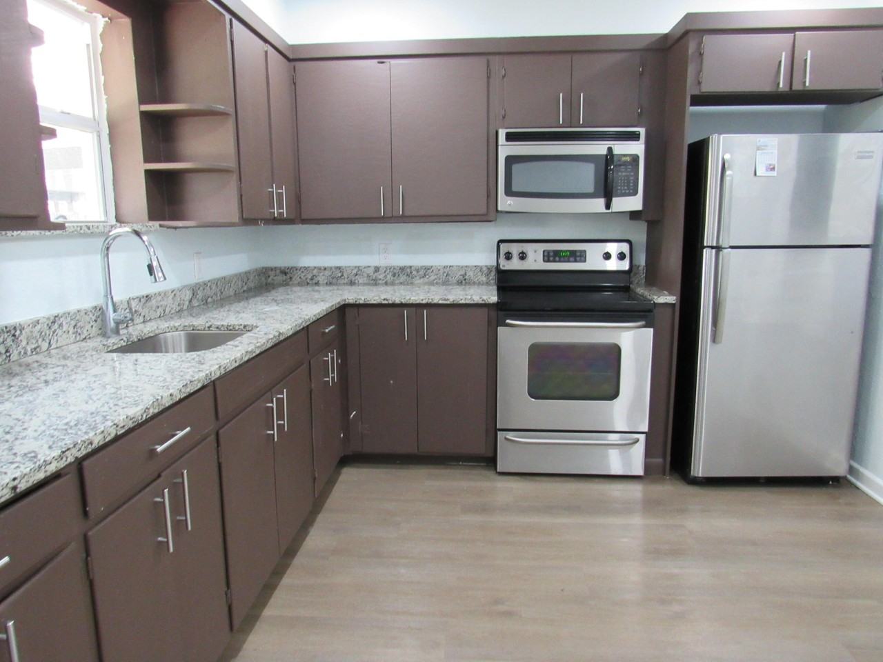 1011 N D St #1 - Photo 5 of 13