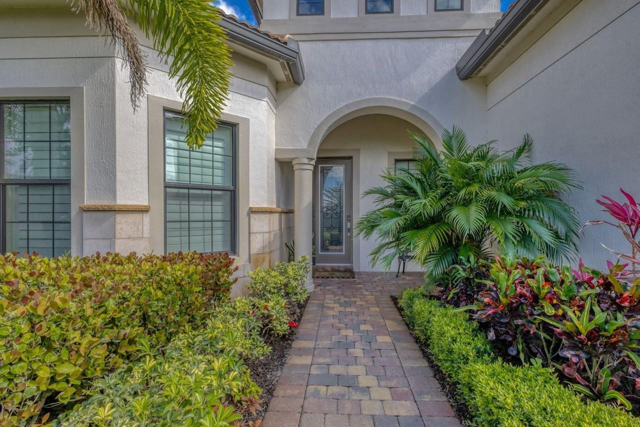 532 Sonoma Isles Cir - Photo 4 of 50