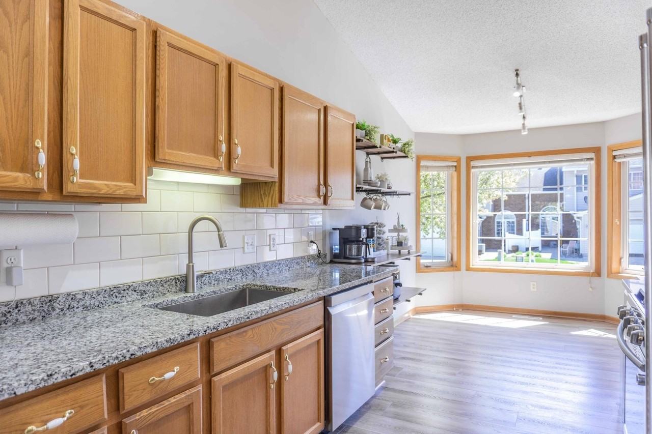 Primrose Ln - Photo 6 of 50