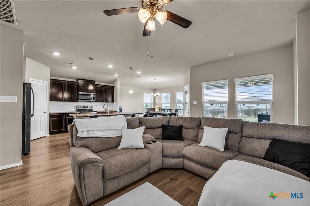 1207 Prospector Trl - Photo 2 of 15