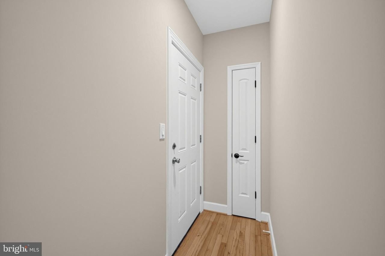 208 T St Ne #1 - Photo 5 of 16