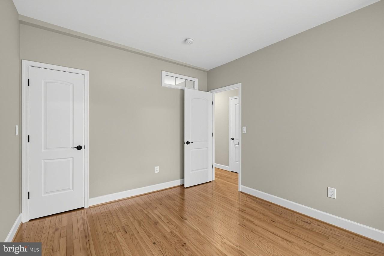 208 T St Ne #1 - Photo 6 of 16