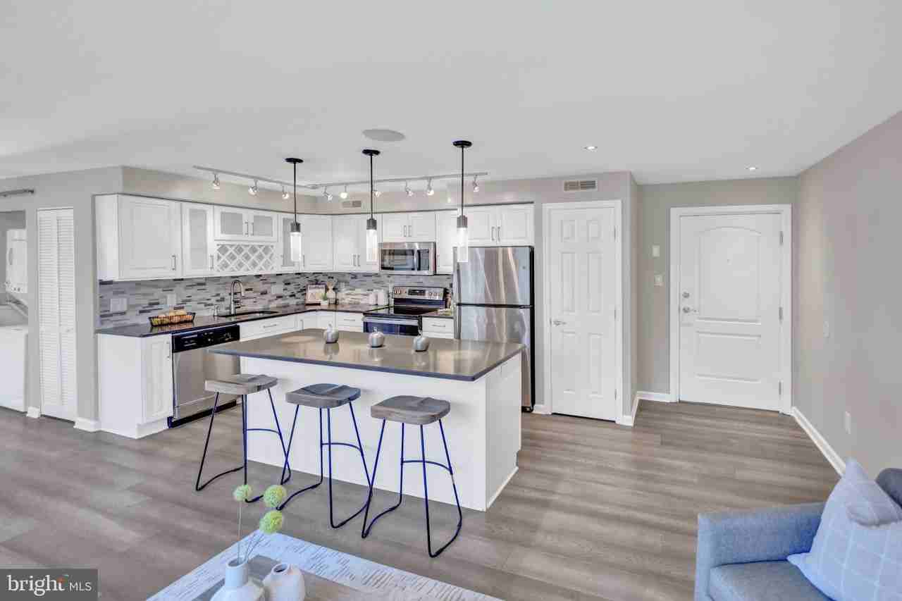 1620 29th St Se #203 - Photo 4 of 24
