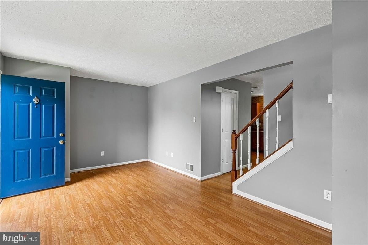 631 Realm Ct W - Photo 2 of 20