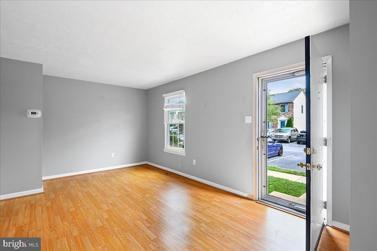 631 Realm Ct W - Photo 3 of 20