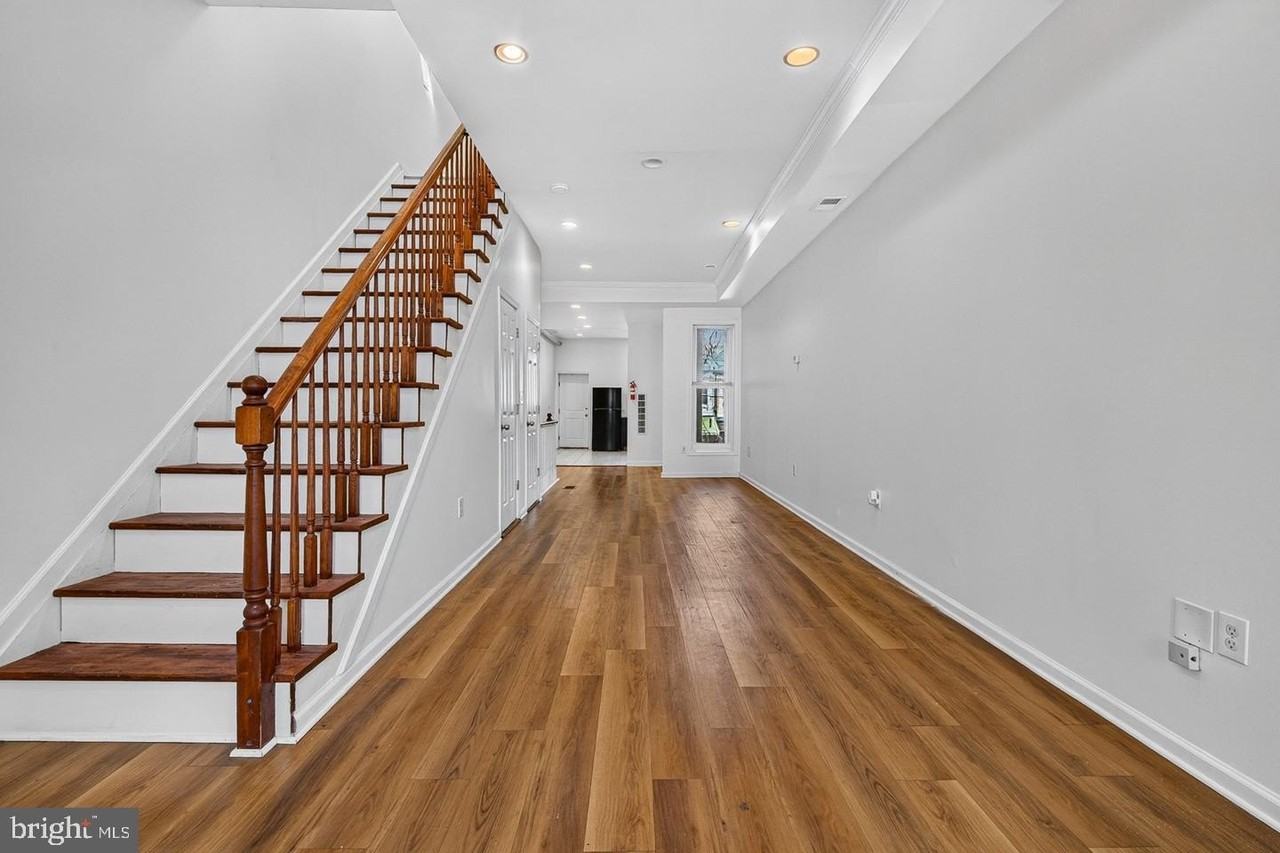 1719 Ruxton Ave - Photo 5 of 42