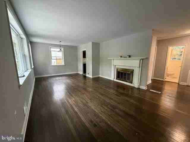 128 Whitmoor Ter - Photo 2 of 14