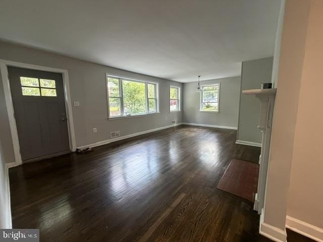 128 Whitmoor Ter - Photo 3 of 14