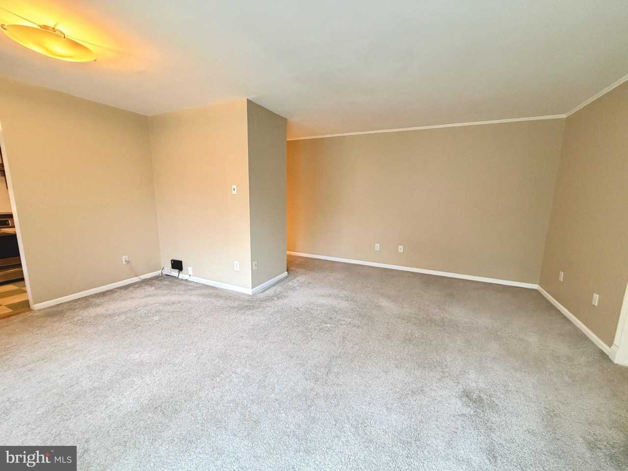 10506 Weymouth St #204 - Photo 5 of 16