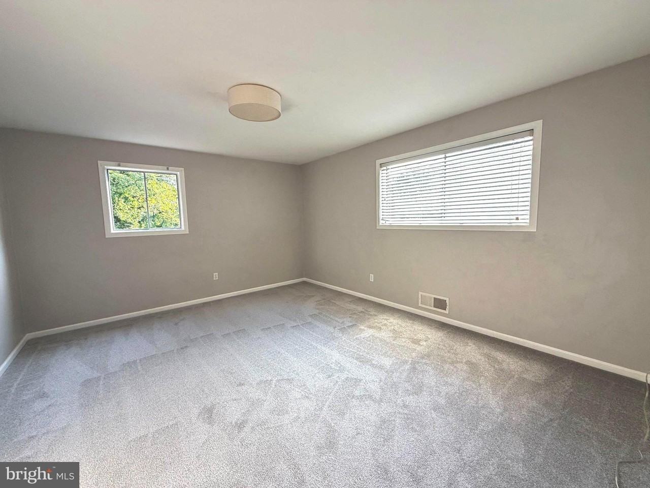 10506 Weymouth St #204 - Photo 6 of 16