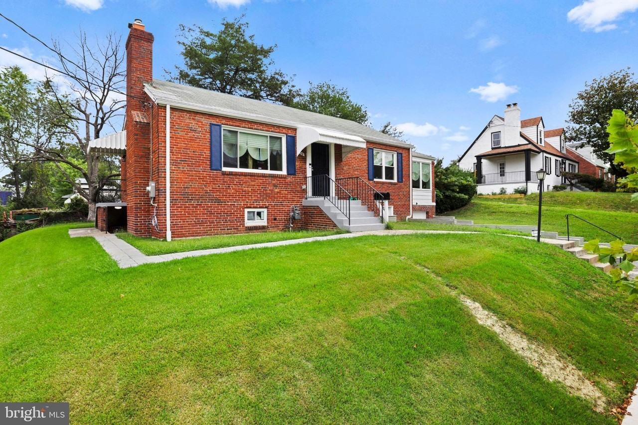 720 Sheridan St - Photo 4 of 42
