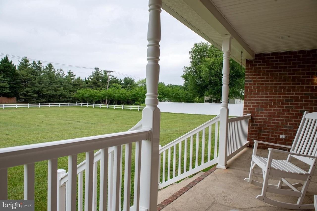 27046 Mechanicsville Rd - Photo 3 of 11