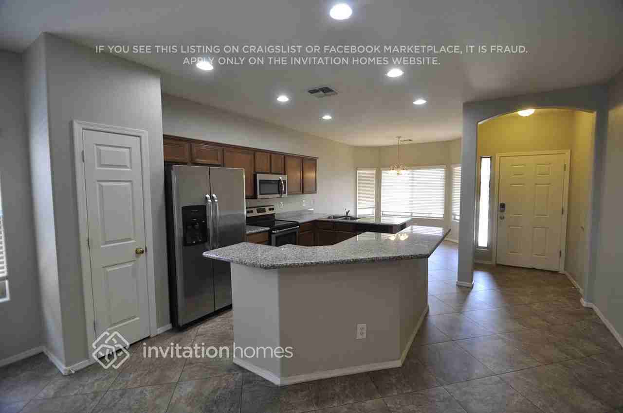 12838 W Apodaca Dr - Photo 3 of 16