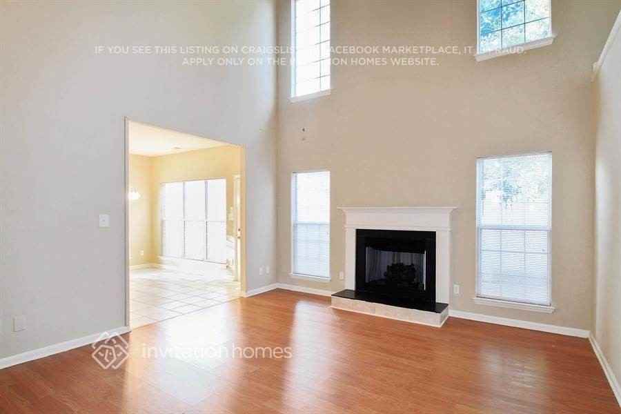 17113 Cabernet Ct - Photo 3 of 20