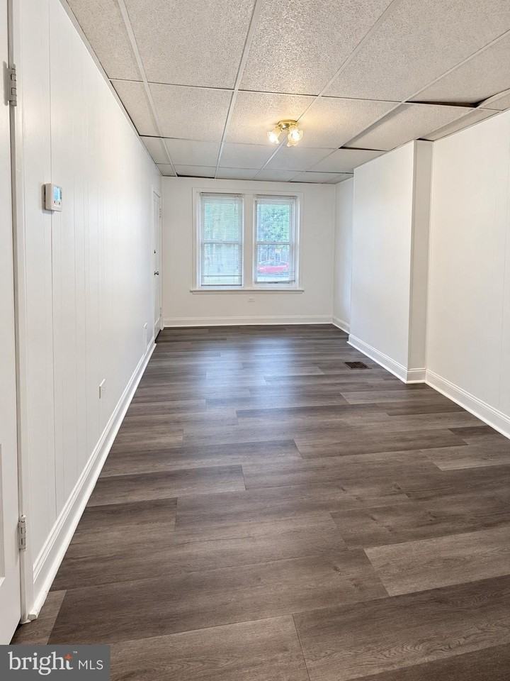 413 S Olden Ave - Photo 2 of 14