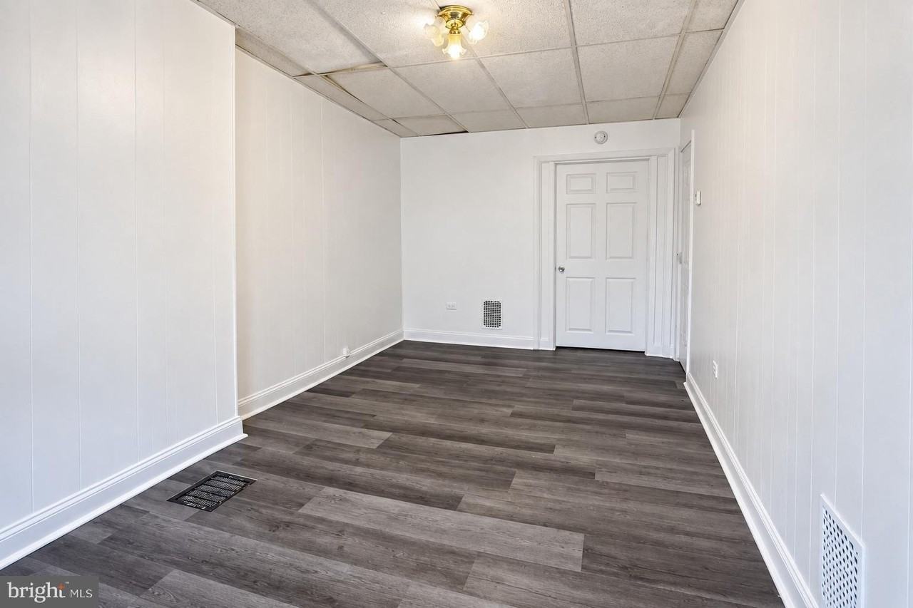 413 S Olden Ave - Photo 3 of 14