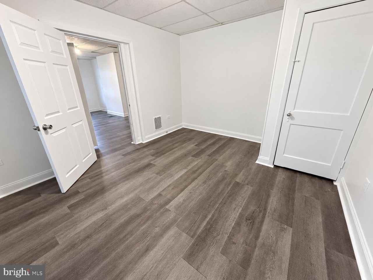 413 S Olden Ave - Photo 5 of 14