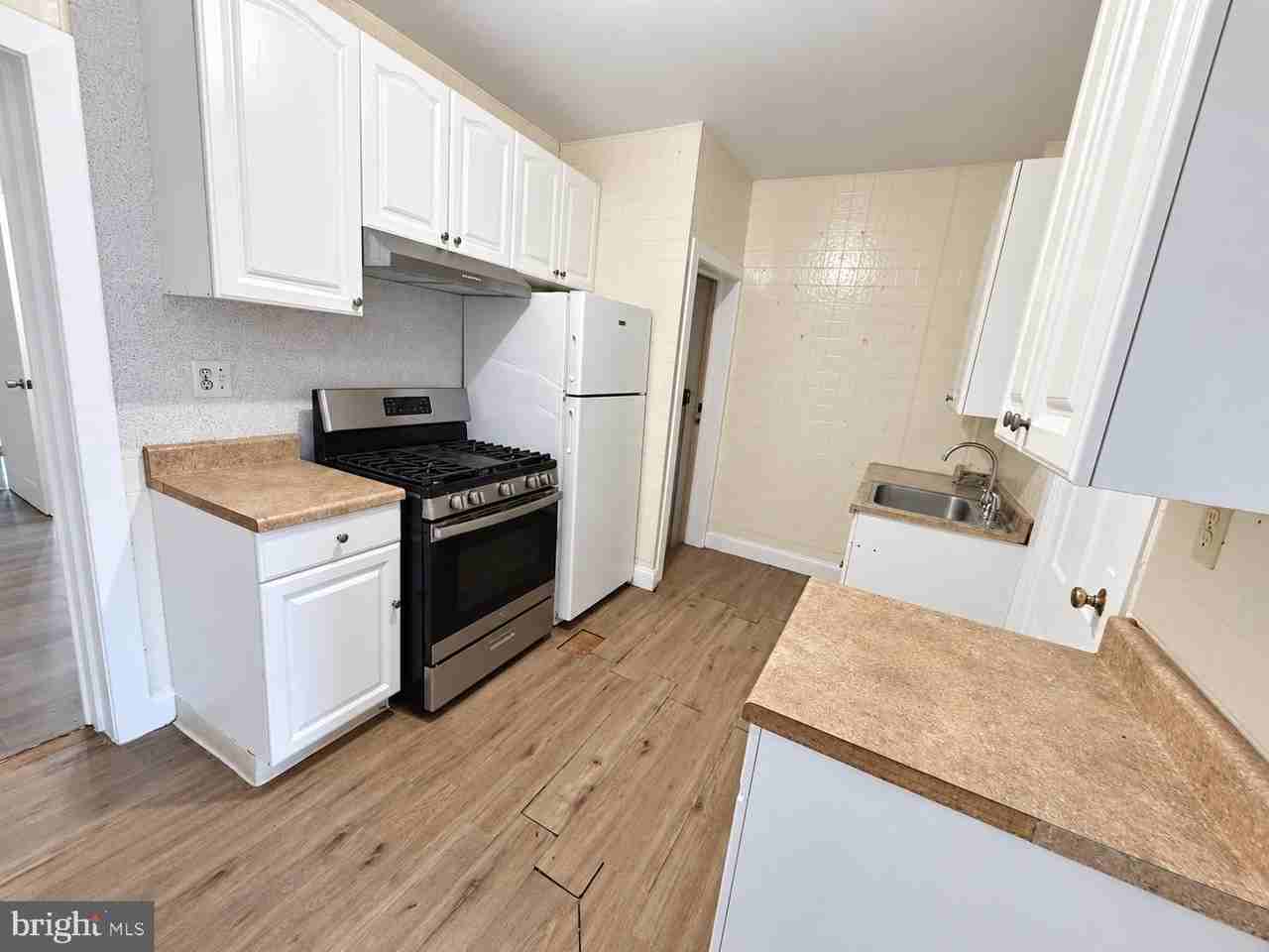 413 S Olden Ave - Photo 6 of 14