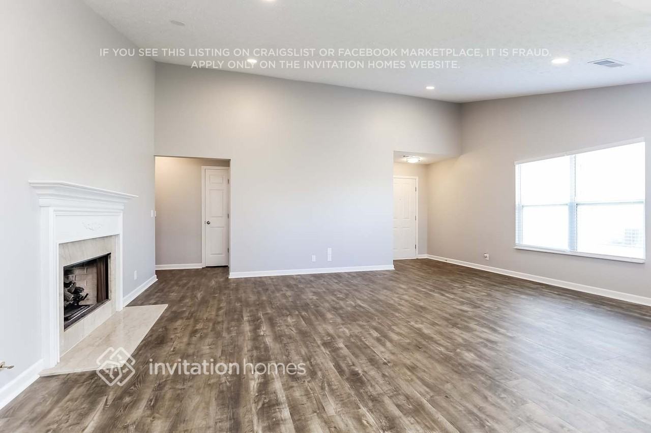1761 Stone Hollow Ct - Photo 3 of 16