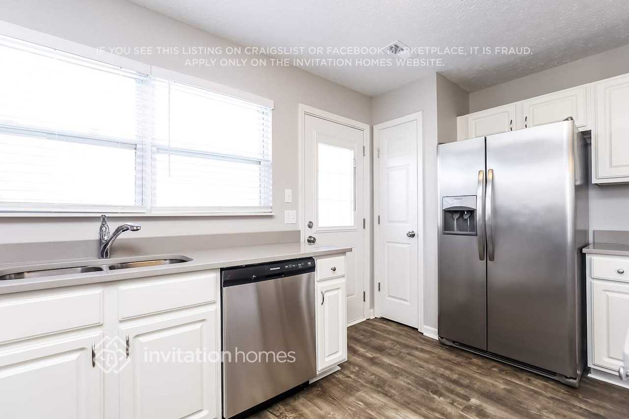 1761 Stone Hollow Ct - Photo 6 of 16