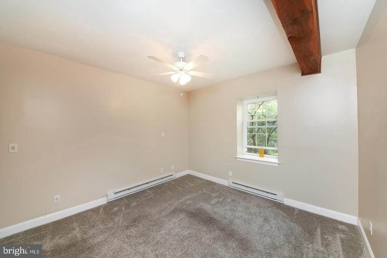 624 E Walnut St #102 - Photo 5 of 40