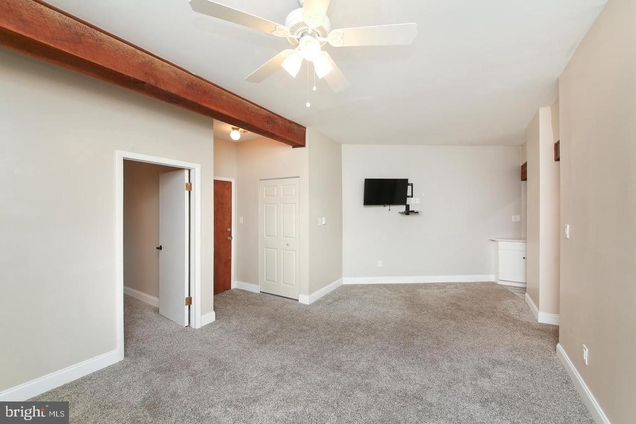 624 E Walnut St #102 - Photo 6 of 40