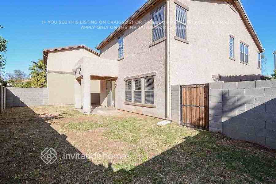 18553 W Mariposa Dr - Photo 2 of 21