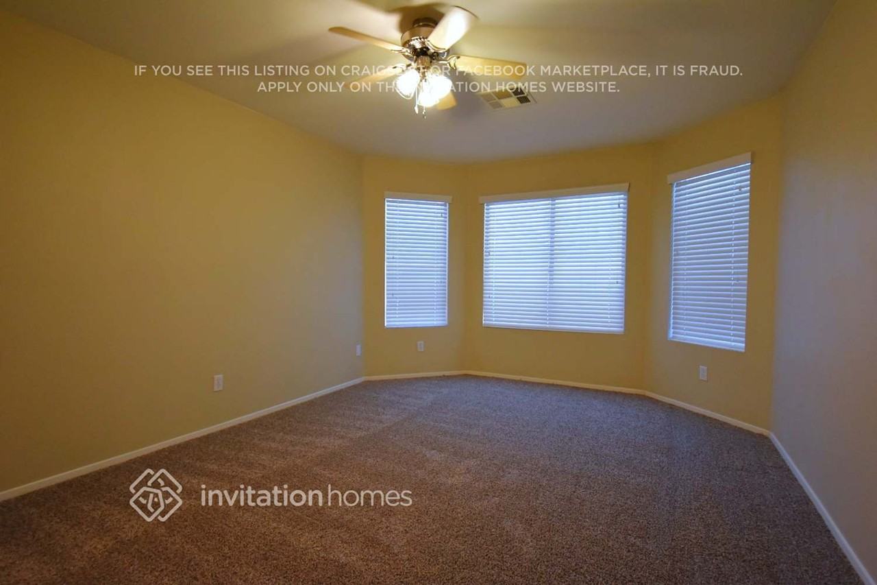 10922 Coppola St - Photo 3 of 8
