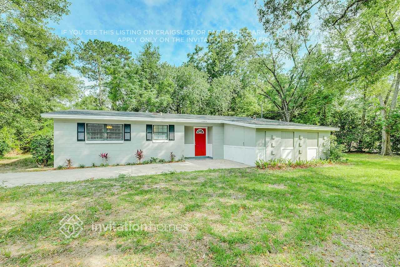 2203 Burpee Dr - Photo 2 of 25