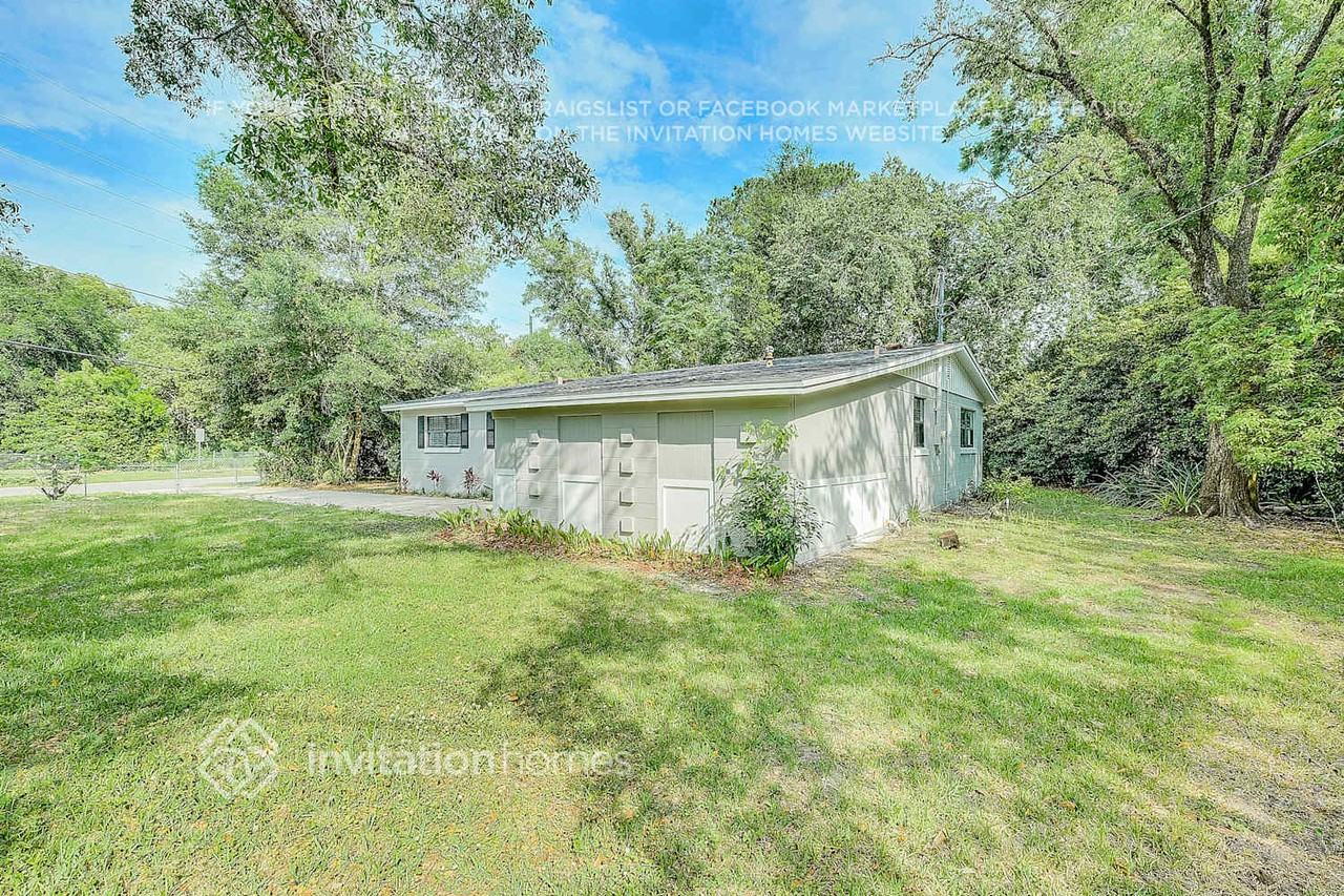 2203 Burpee Dr - Photo 3 of 25
