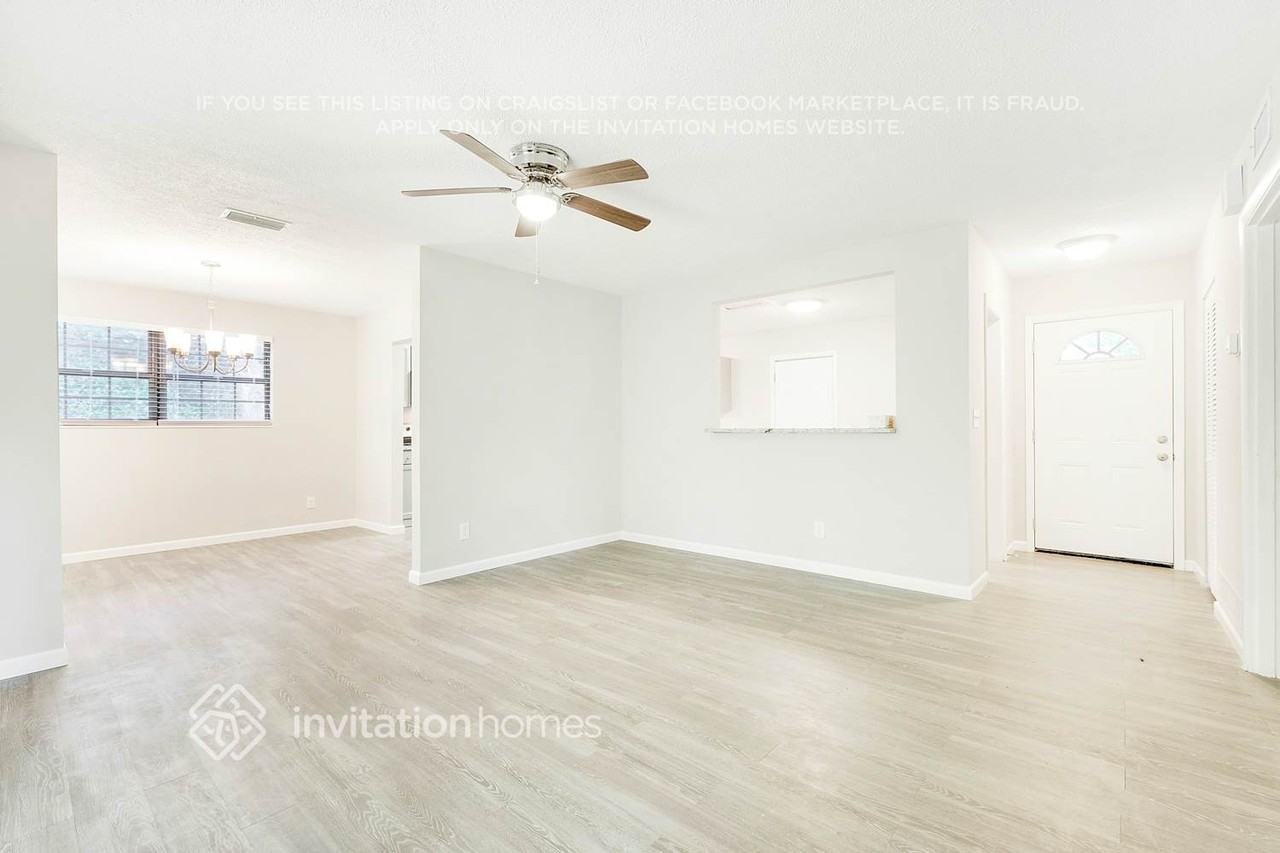 2203 Burpee Dr - Photo 4 of 25