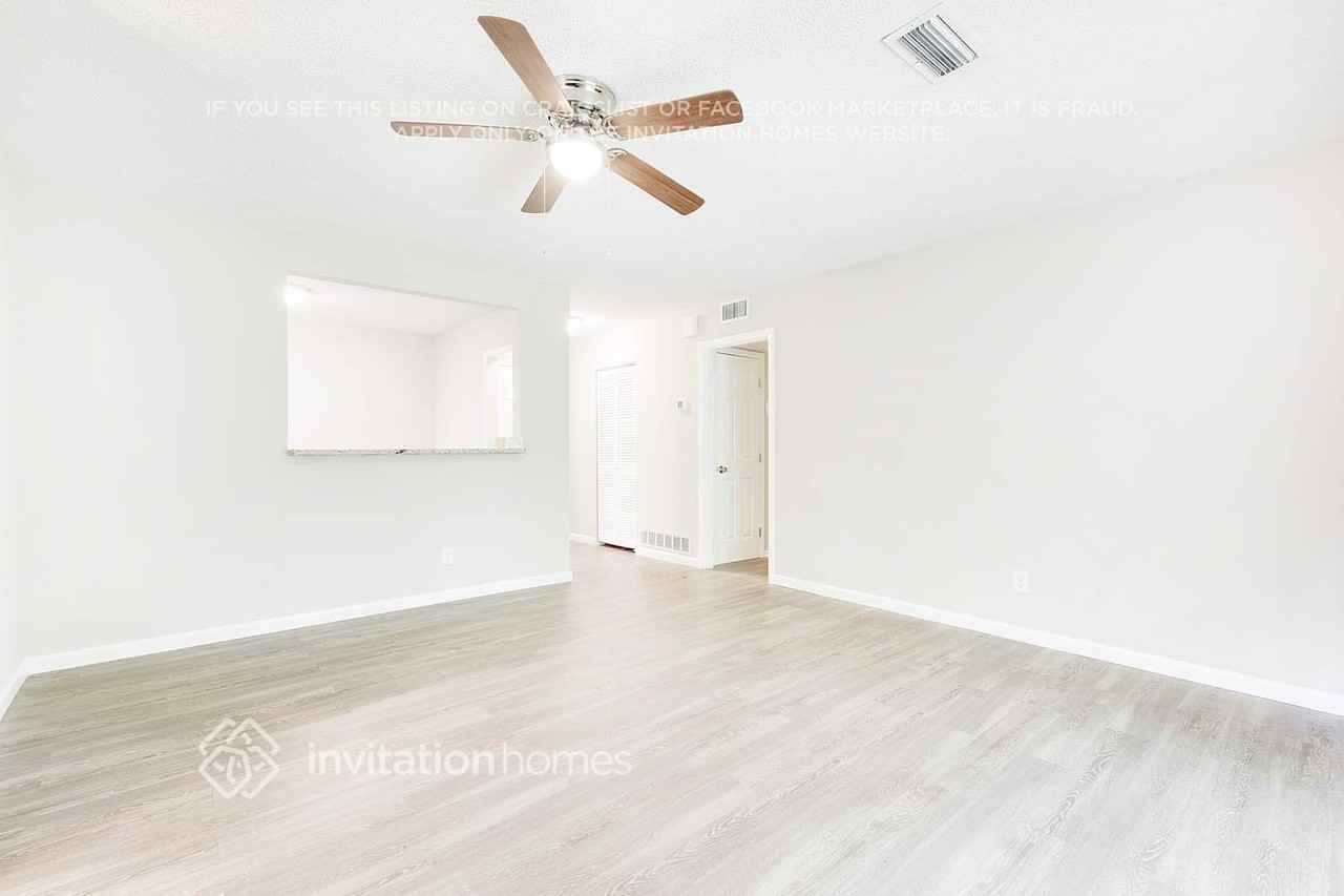 2203 Burpee Dr - Photo 5 of 25