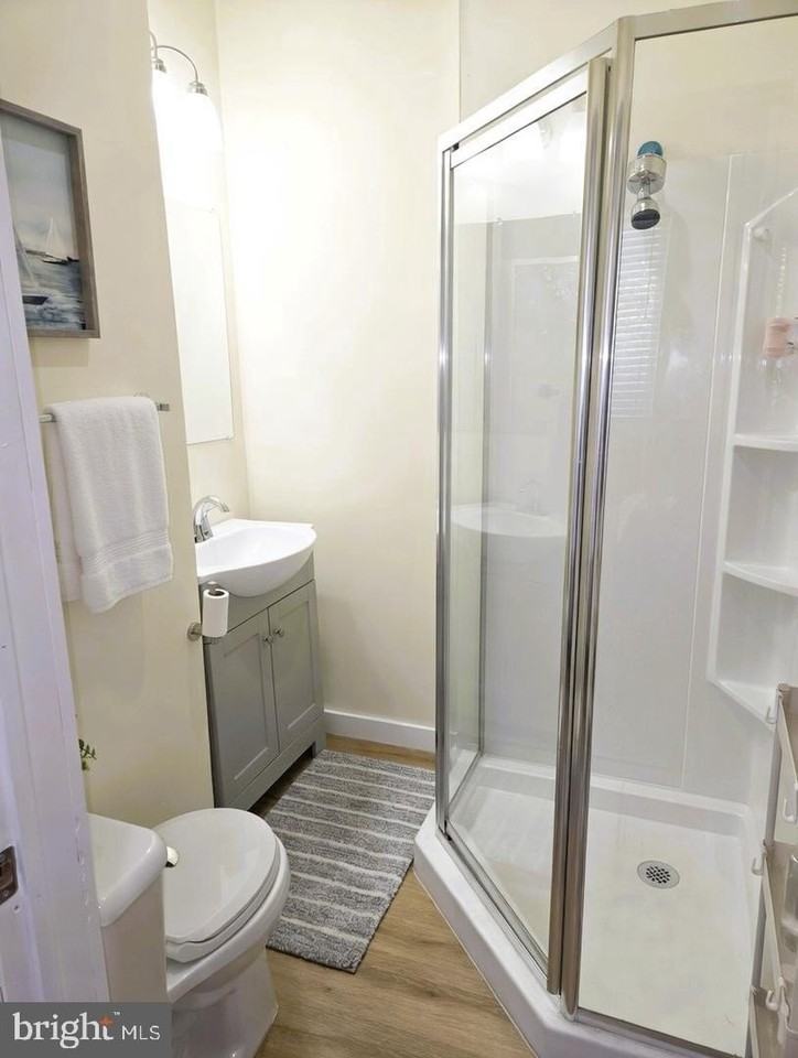1558 N Randolph St - Photo 6 of 30