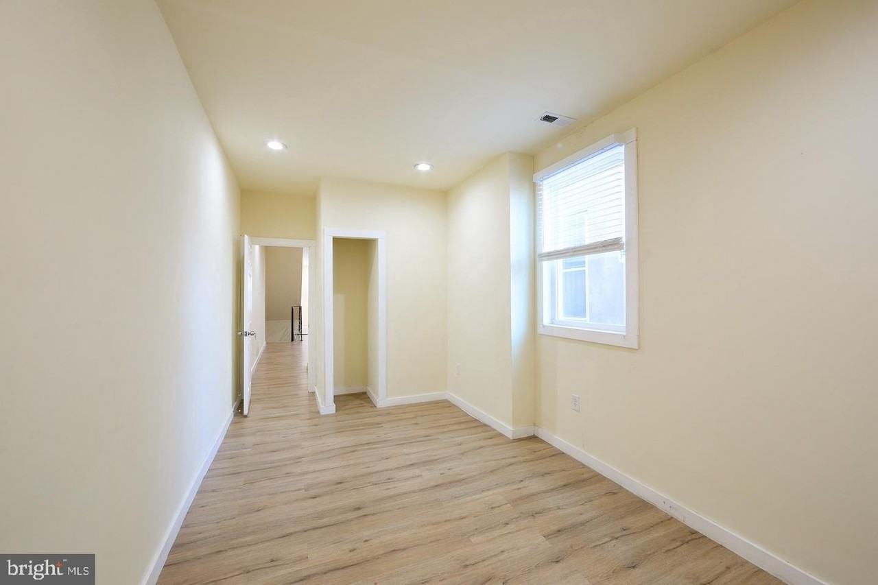 1558 N Randolph St - Photo 7 of 30