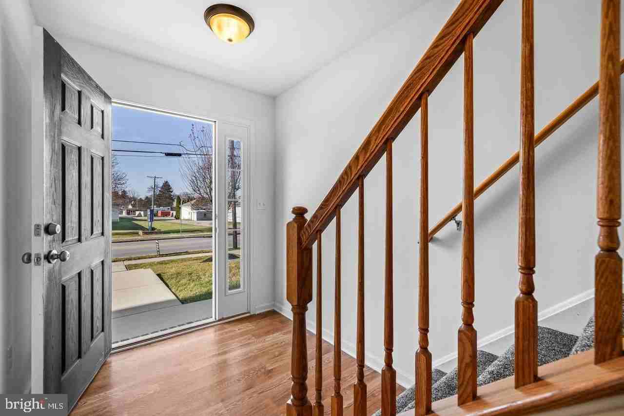 39 Mustang Dr - Photo 2 of 36