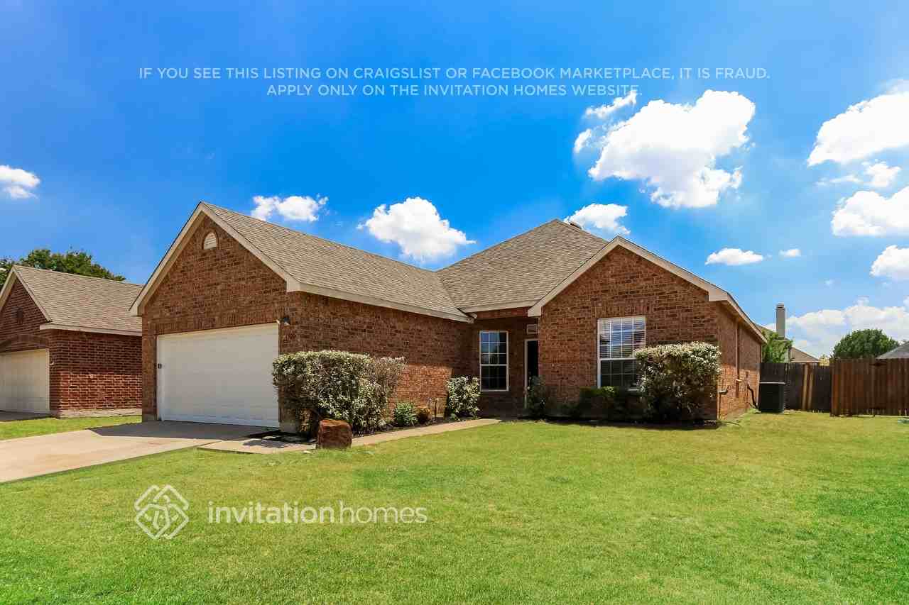 1920 Caddo Springs Dr - Photo 2 of 16