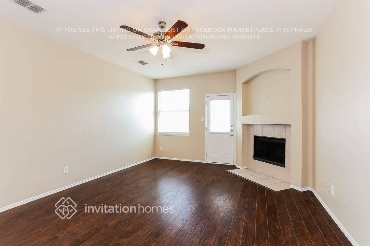 1920 Caddo Springs Dr - Photo 3 of 16