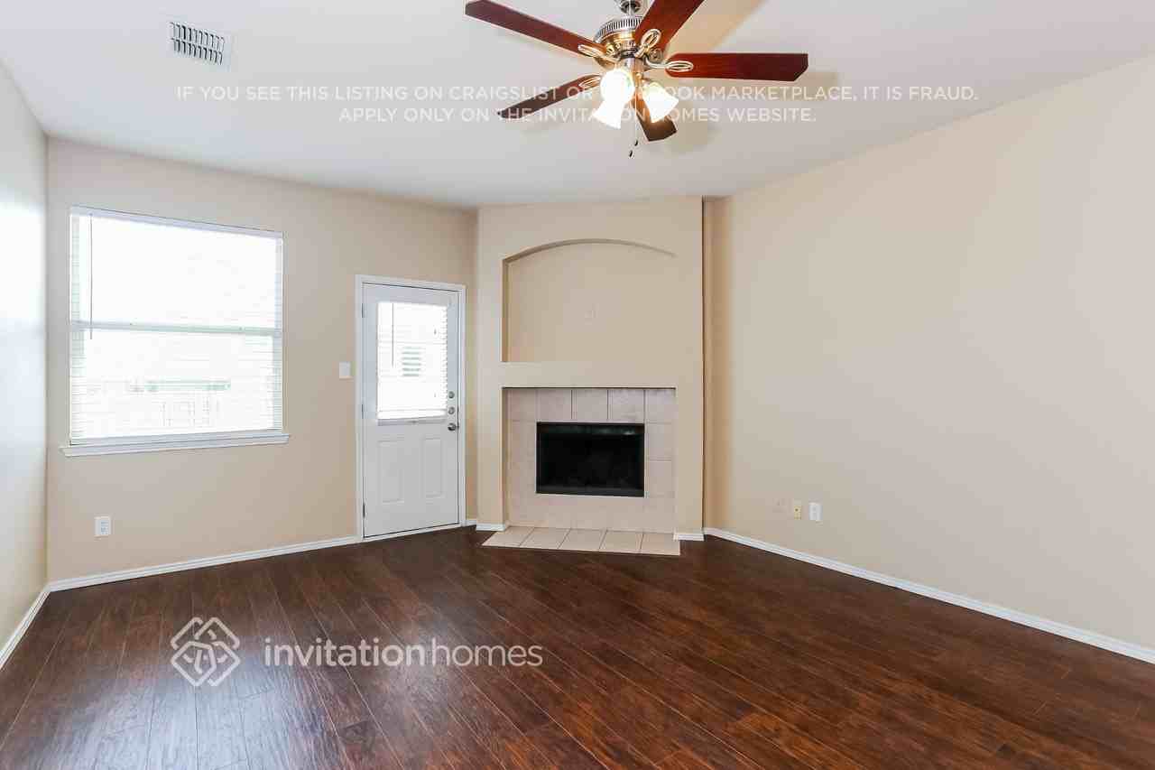 1920 Caddo Springs Dr - Photo 4 of 16