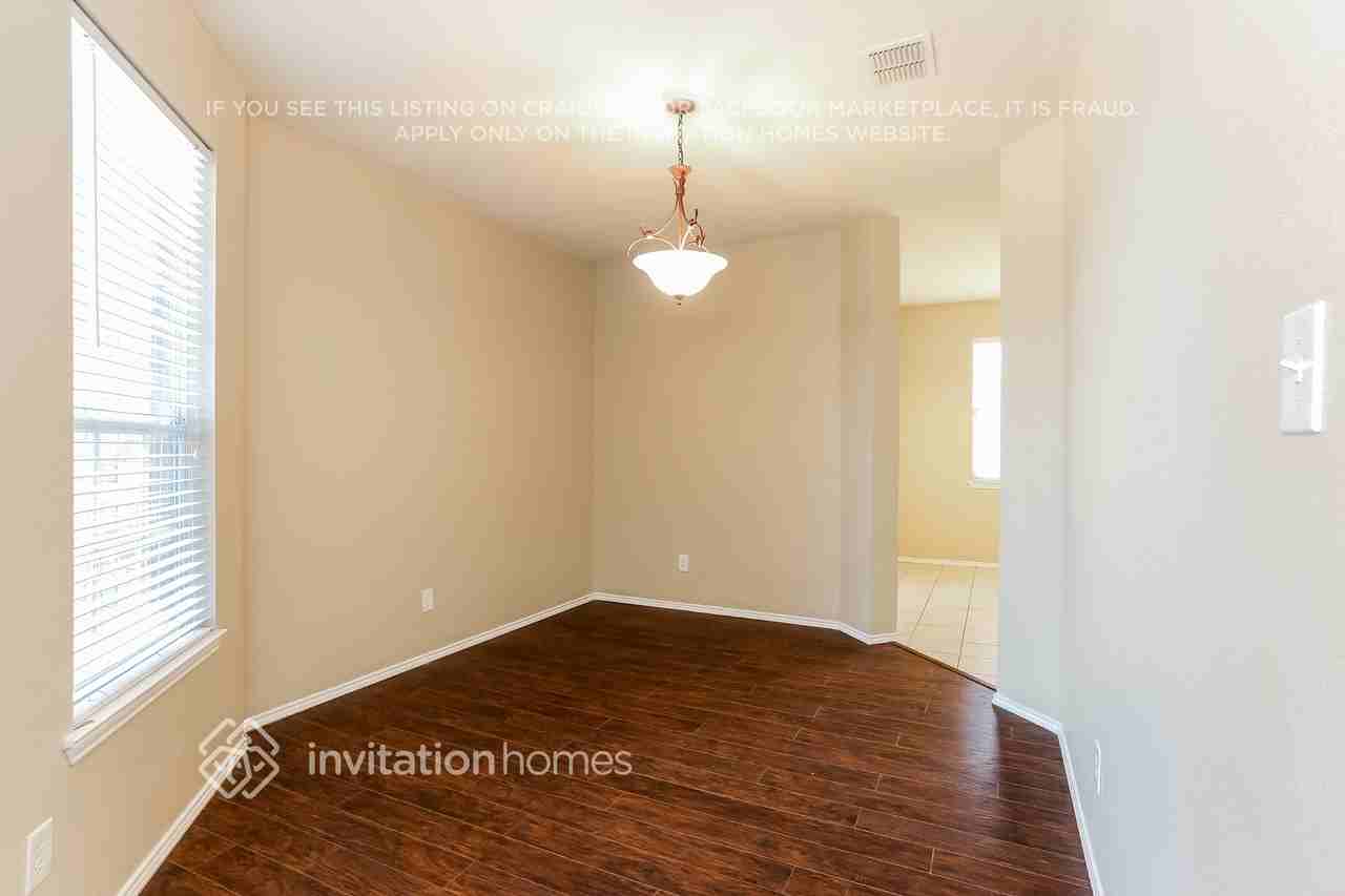 1920 Caddo Springs Dr - Photo 5 of 16