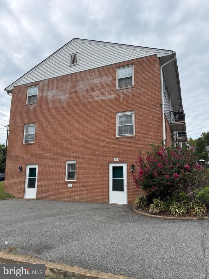 1425 Dandridge St - Photo 2 of 15