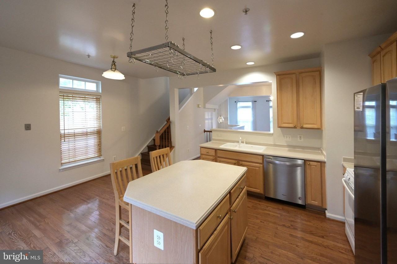 2985 Huntington Grove Sq - Photo 3 of 23