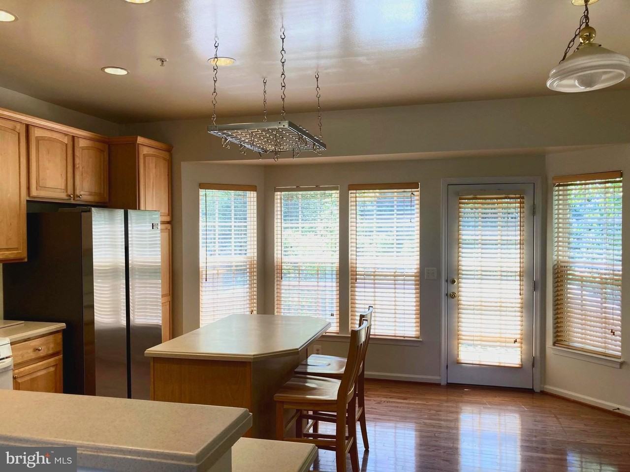2985 Huntington Grove Sq - Photo 4 of 23